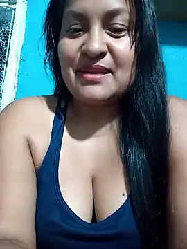 Snapshot of lucia00xx chatting on 01-08-26, 04:48 lucia00xx online show from 01-08-26, 04:48