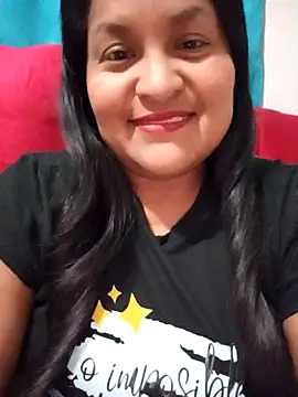 Snapshot of lucia00xx chatting on 01-12-26, 01:22 lucia00xx online show from 01-12-26, 01:22