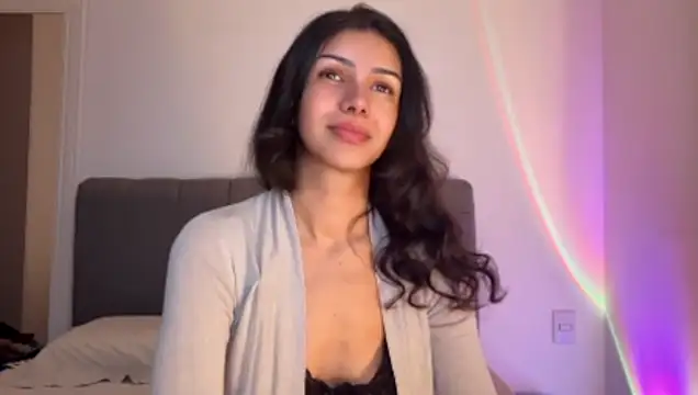 Snapshot of naughty_jasmin chatting on 06-11-26, 02:44 naughty jasmin online show from 06-11-26, 02:44