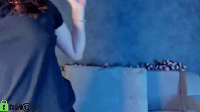 Nuura Moore online show from 11-11-25, 12:54