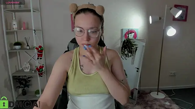 Nuura Moore online show from 01-08-26, 01:08