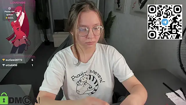 Nuura Moore online show from 02-03-26, 06:40