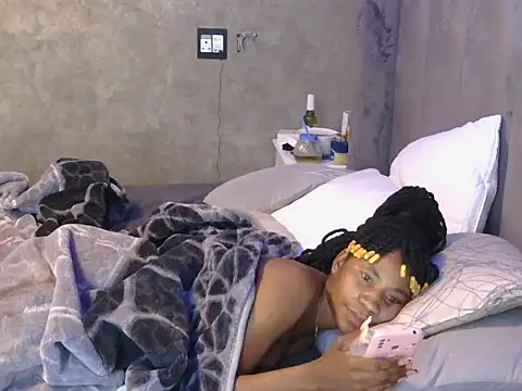 petite queenx online show from 10-15-25, 05:51