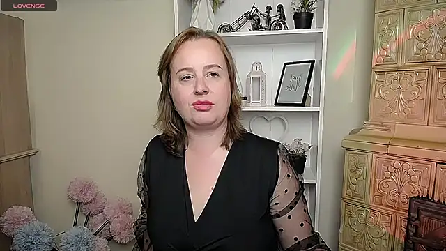 Snapshot of HelenFl chatting on 10-07-25, 08:22 HelenFl online show from 10-07-25, 08:22