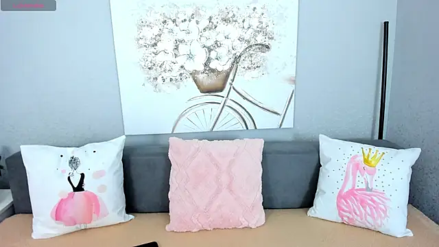 Evarey  online show from 11-17-25, 05:35