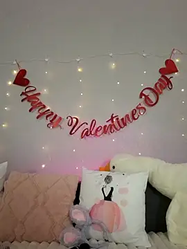 Evarey  online show from 02-08-26, 05:44