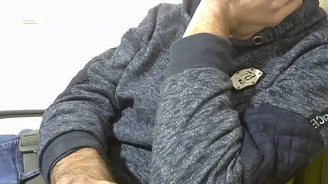 Snapshot of MakabulaAndrey chatting on 10-18-25, 03:13 MakabulaAndrey online show from 10-18-25, 03:13