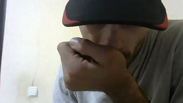 Snapshot of MakabulaAndrey chatting on 10-24-25, 01:51 MakabulaAndrey online show from 10-24-25, 01:51