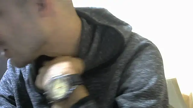 Snapshot of MakabulaAndrey chatting on 11-06-25, 05:52 MakabulaAndrey online show from 11-06-25, 05:52