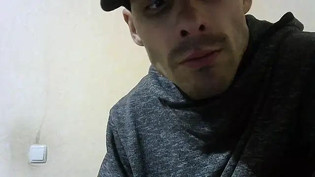 Snapshot of MakabulaAndrey chatting on 11-06-25, 09:26 MakabulaAndrey online show from 11-06-25, 09:26