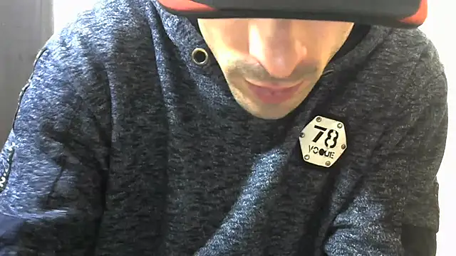 Snapshot of MakabulaAndrey chatting on 11-11-25, 06:41 MakabulaAndrey online show from 11-11-25, 06:41