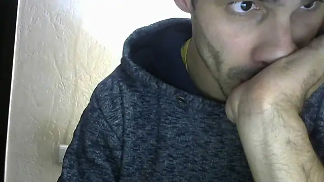 Snapshot of MakabulaAndrey chatting on 11-16-25, 08:14 MakabulaAndrey online show from 11-16-25, 08:14