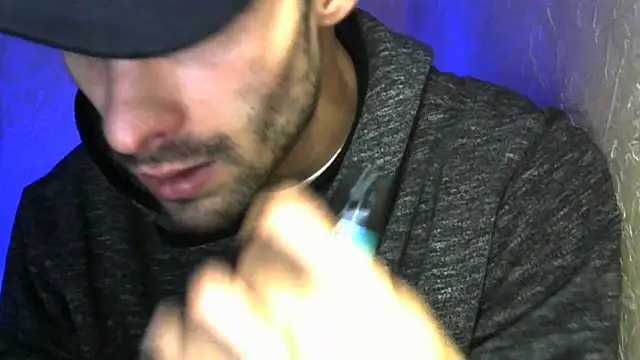 Snapshot of MakabulaAndrey chatting on 12-01-25, 09:53 MakabulaAndrey online show from 12-01-25, 09:53