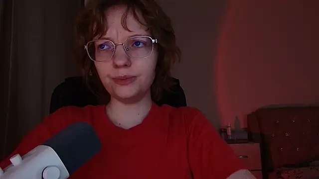 Snapshot of emymayy chatting on 03-16-26, 11:03 emymayy online show from 03-16-26, 11:03