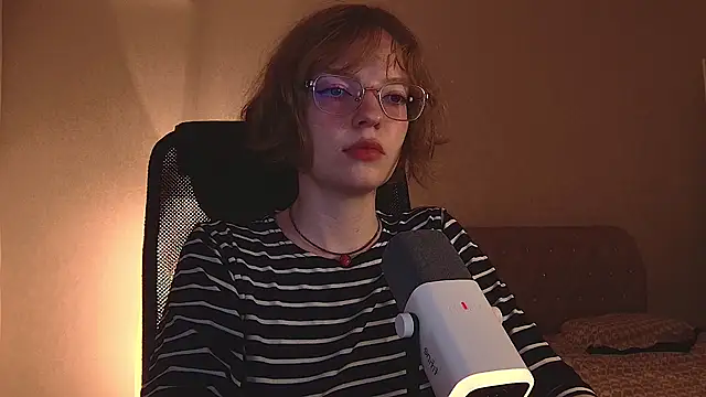 emymayy online show from 06-19-26, 03:49