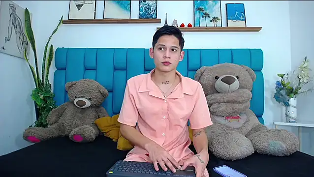 Snapshot of Brian_hot chatting on 02-19-26, 11:28 Brian hot online show from 02-19-26, 11:28