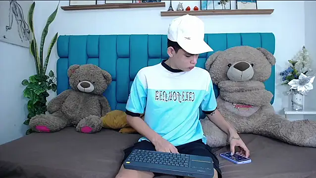 Snapshot of Brian_hot chatting on 02-27-26, 11:32 Brian hot online show from 02-27-26, 11:32