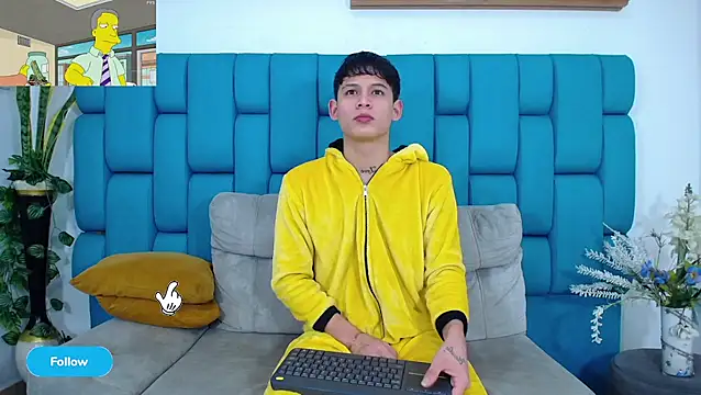 Snapshot of Brian_hot chatting on 03-27-26, 12:16 Brian hot online show from 03-27-26, 12:16