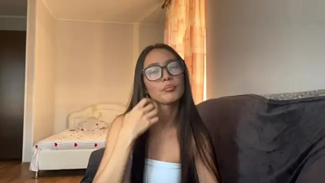KamilahArcilla online show from 10-11-25, 01:27
