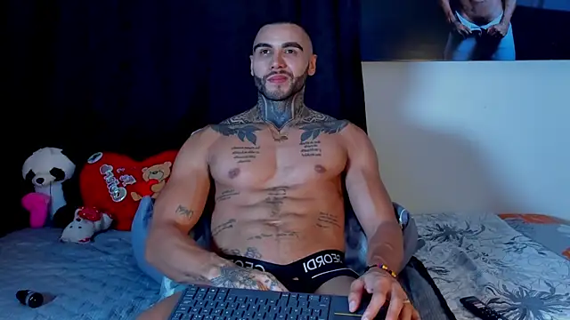 Snapshot of Danny_Willson chatting on 06-24-26, 02:43 Danny Willson online show from 06-24-26, 02:43