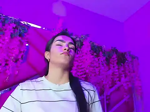 Snapshot of Gisell_Squirt_ chatting on 10-14-25, 12:50 Gisell Squirt online show from 10-14-25, 12:50