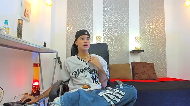 JacobBlackwell  online show from 10-13-25, 08:09