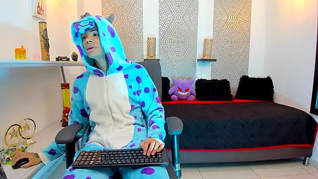 JacobBlackwell  online show from 11-05-25, 07:25