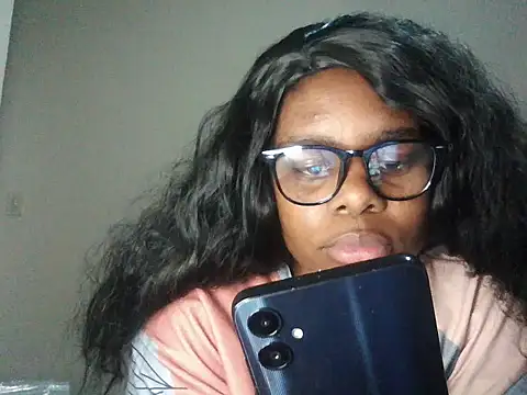 Snapshot of Hot_Yolanda chatting on 10-06-25, 07:55 Hot Yolanda online show from 10-06-25, 07:55