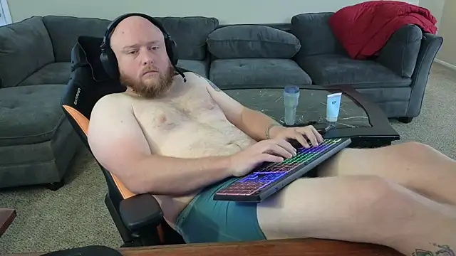 Snapshot of theballboy1 chatting on 10-16-25, 06:42 theballboy1 online show from 10-16-25, 06:42