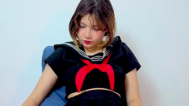 Snapshot of EmuOtori chatting on 03-29-26, 01:00 EmuOtori online show from 03-29-26, 01:00