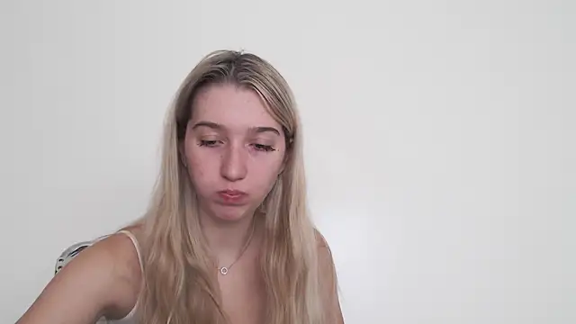 Snapshot of Lucyreeel_ chatting on 10-14-25, 11:11 Lucyreeel online show from 10-14-25, 11:11