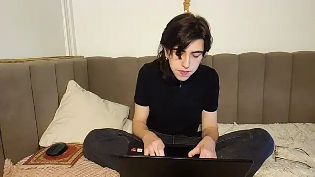 JesseEstrella online show from 10-07-25, 05:32