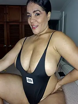 Snapshot of karla-bruni chatting on 02-18-26, 10:11 karla-bruni online show from 02-18-26, 10:11