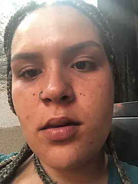 AliceXmoore online show from 10-07-25, 07:44