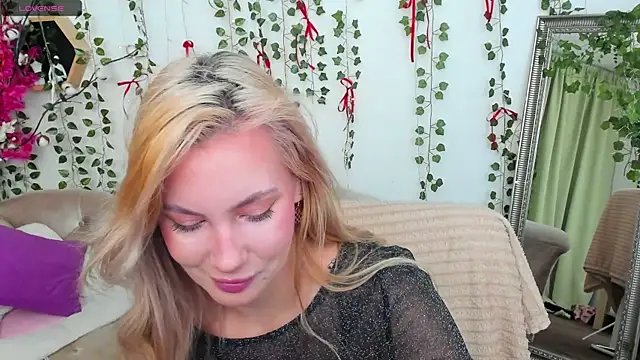  BellaClark online show from 05-01-26, 08:24