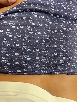 Hansikahanish8 online show from 10-16-25, 03:57