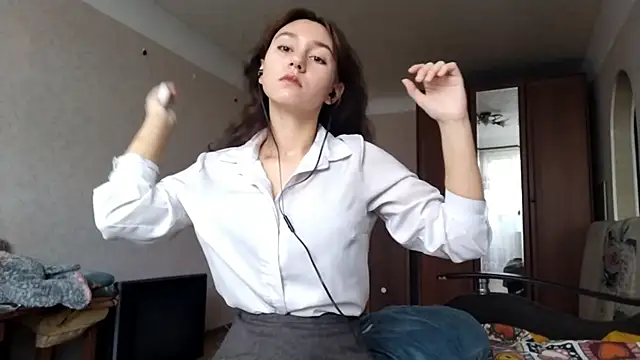 MiaLovelyOne online show from 10-21-25, 07:20