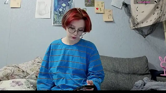 RubiReynnn online show from 10-11-25, 07:01