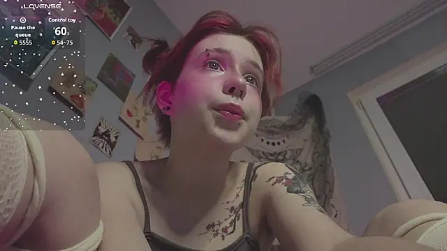 RubiReynnn online show from 10-26-25, 05:30