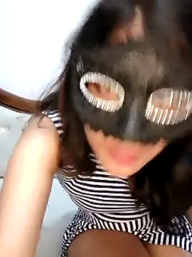 Lovebirdss online show from 11-12-25, 09:53