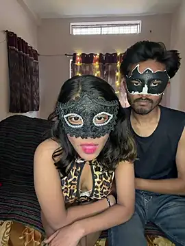 Snapshot of Lovebirdss chatting on 02-15-26, 08:02 Lovebirdss online show from 02-15-26, 08:02