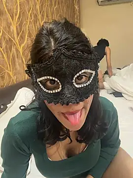 Snapshot of Lovebirdss chatting on 02-24-26, 04:38 Lovebirdss online show from 02-24-26, 04:38