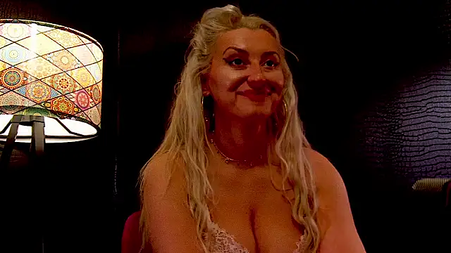 LeticiaReys online show from 02-12-26, 09:15