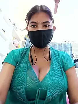 Hot radhaji online show from 04-04-26, 12:53
