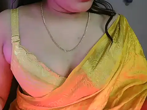 Snapshot of Royal_zara chatting on 11-29-25, 04:32 Royal zara online show from 11-29-25, 04:32