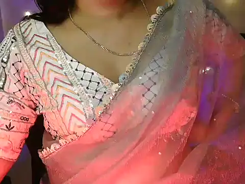 Snapshot of Royal_zara chatting on 12-13-25, 07:53 Royal zara online show from 12-13-25, 07:53