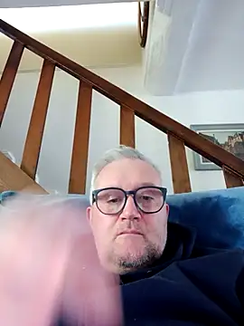 Snapshot of macdut67 chatting on 10-13-25, 03:23 macdut67 online show from 10-13-25, 03:23