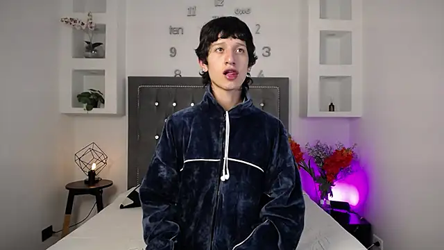 Snapshot of Emo_Boy_ chatting on 12-05-25, 03:48 Emo Boy online show from 12-05-25, 03:48