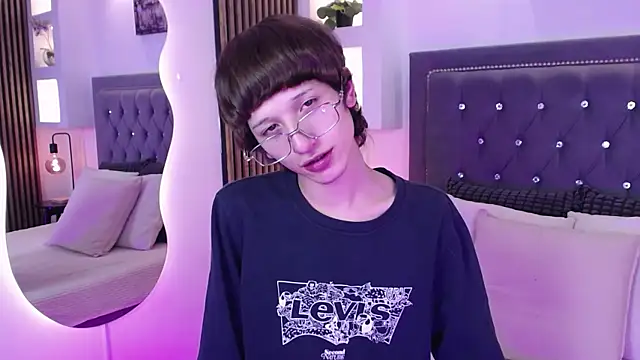 Emo Boy  online show from 04-30-26, 08:57