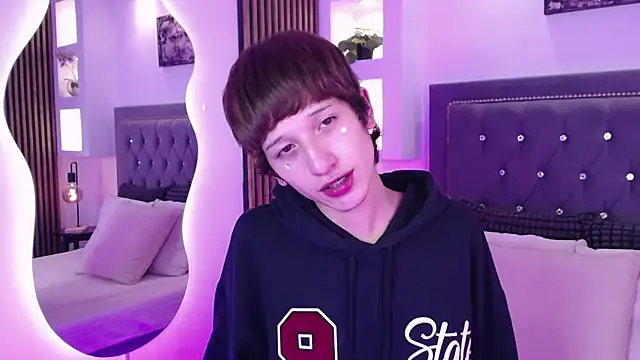 Emo Boy  online show from 05-04-26, 08:38